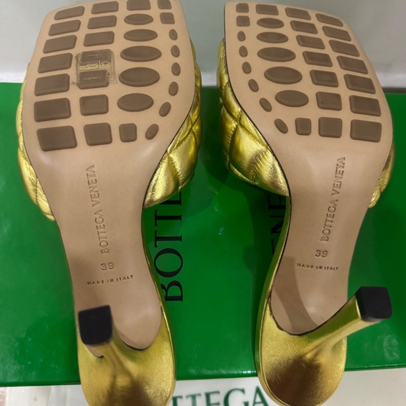 Bottega venetta metallic Gold mules. Size 39 - Picture 4 of 9